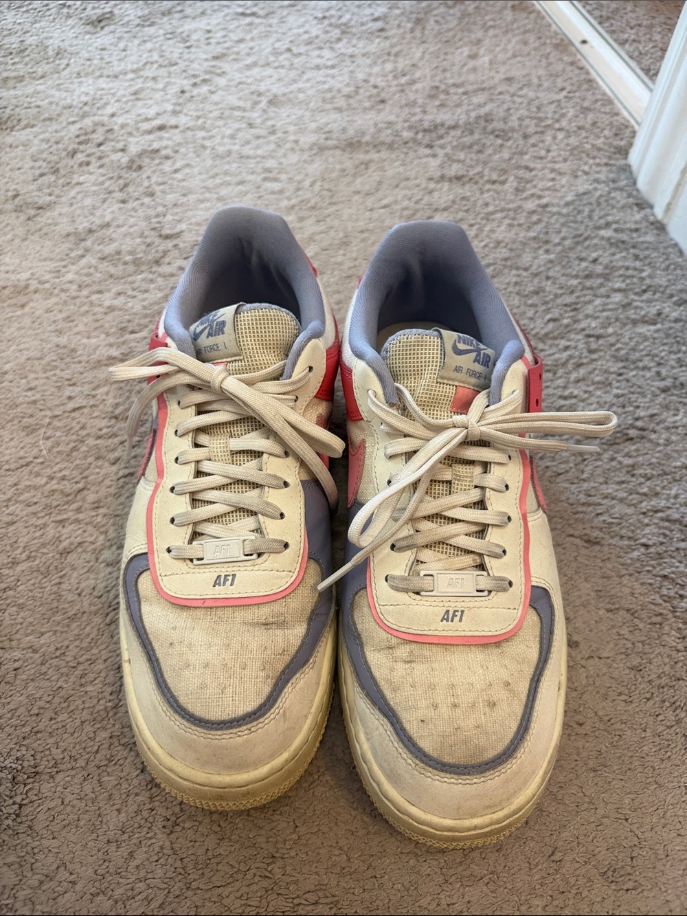 Nike Low-Top AF1 Sneakers in Cream with Pink & Gray Accents